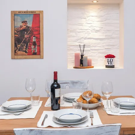 David House In The Center - Happy Apartment Olbia